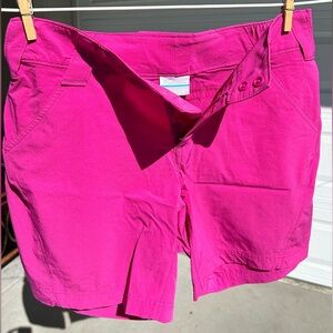 Women’s hot pink sporty stretchy shorts!!